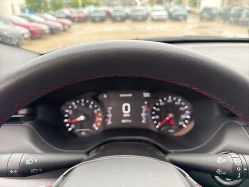 Used 2025 Jeep Compass Trailhawk AWD/4WD image 21