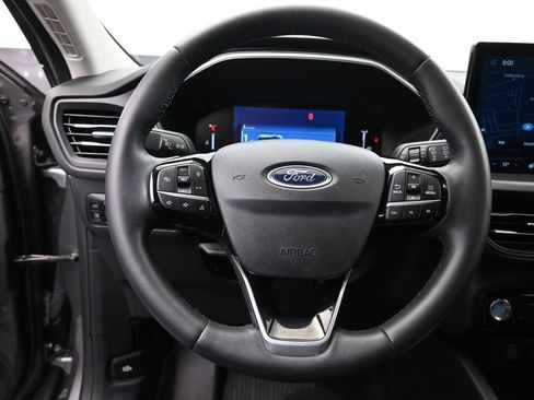 Used 2024 Ford Escape SE FWD image 3