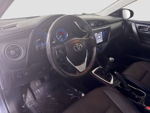 Used 2018 Toyota Corolla SE image 23