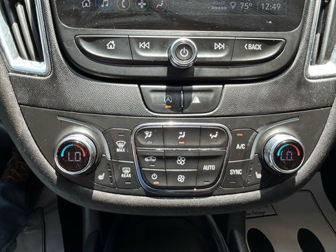 Used 2021 Chevrolet Malibu LT FWD image 25