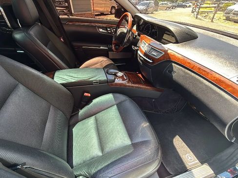 Used 2011 Mercedes-Benz S 550 4MATIC image 23