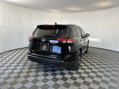 Certified 2025 Nissan Rogue SV w/ SV Premium Package image 10