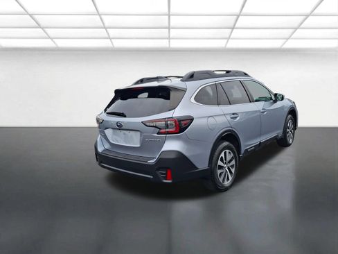 Used 2020 Subaru Outback Premium AWD/4WD image 3