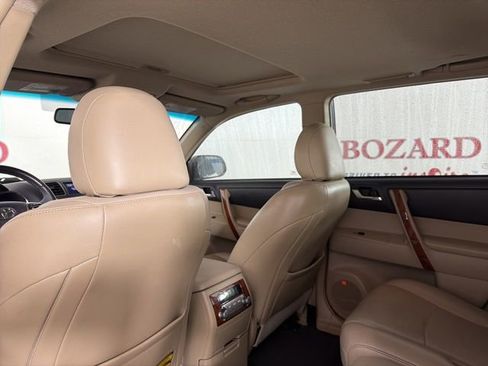 Used 2013 Toyota Highlander Limited FWD image 14