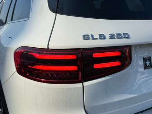 New 2026 Mercedes-Benz GLB 250 4MATIC image 12