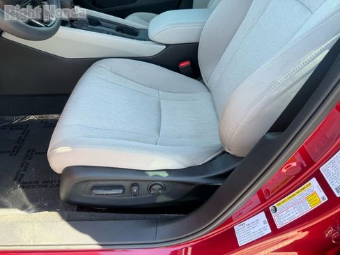 Used 2025 Honda Accord SE image 15
