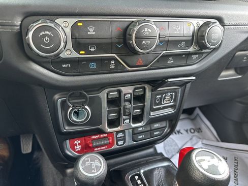 Used 2024 Jeep Wrangler Unlimited Rubicon 4xe image 55