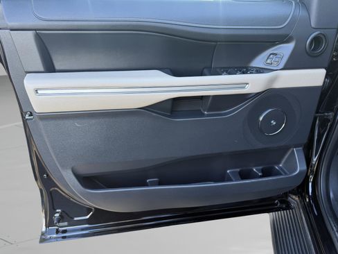 Used 2024 Ford Expedition Max Limited image 37