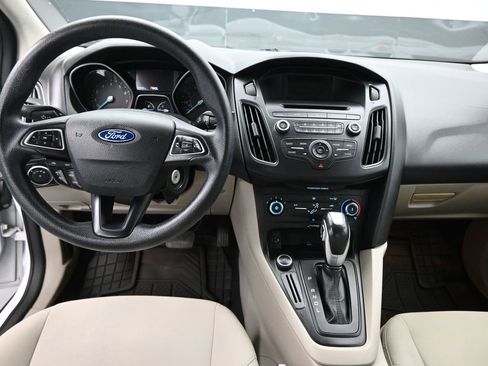 Used 2015 Ford Focus SE image 10