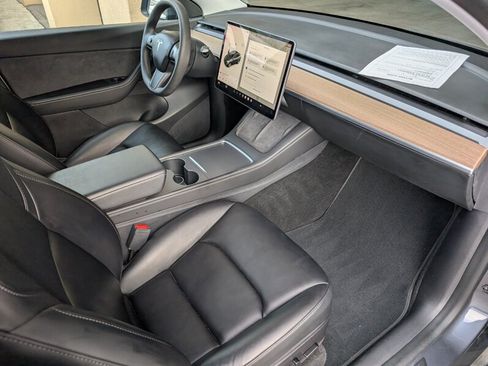 Used 2021 Tesla Model Y Long Range AWD/4WD image 4