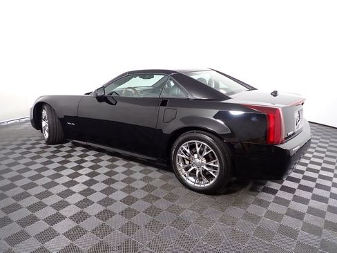 Used 2005 Cadillac XLR RWD image 11