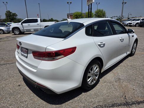 Used 2017 Kia Optima LX FWD image 5