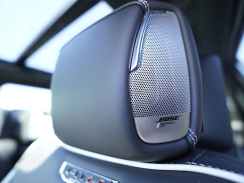 Used 2025 GMC Yukon AT4 Ultimate image 12