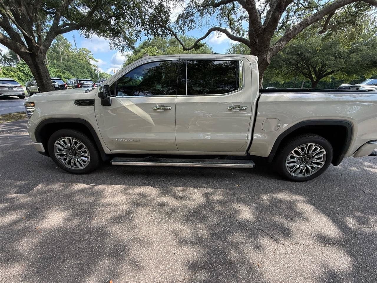 Used 2026 GMC Sierra 1500 Denali Ultimate AWD/4WD image 9