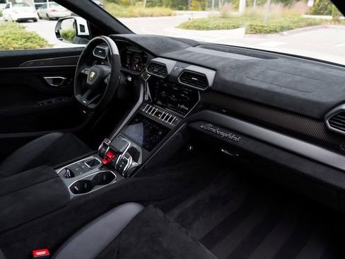 Used 2024 Lamborghini Urus Performante image 30