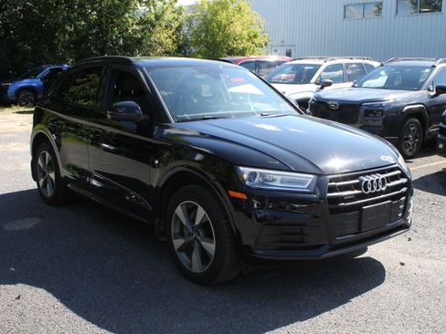 Used 2020 Audi Q5 2.0T Premium w/ Titanium Sport Package AWD/4WD image 3