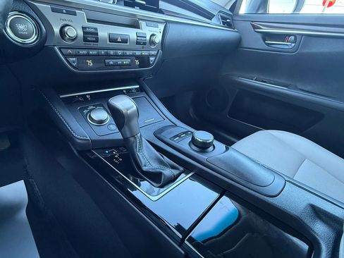 Used 2018 Lexus ES 350 w/ Premier Package image 40