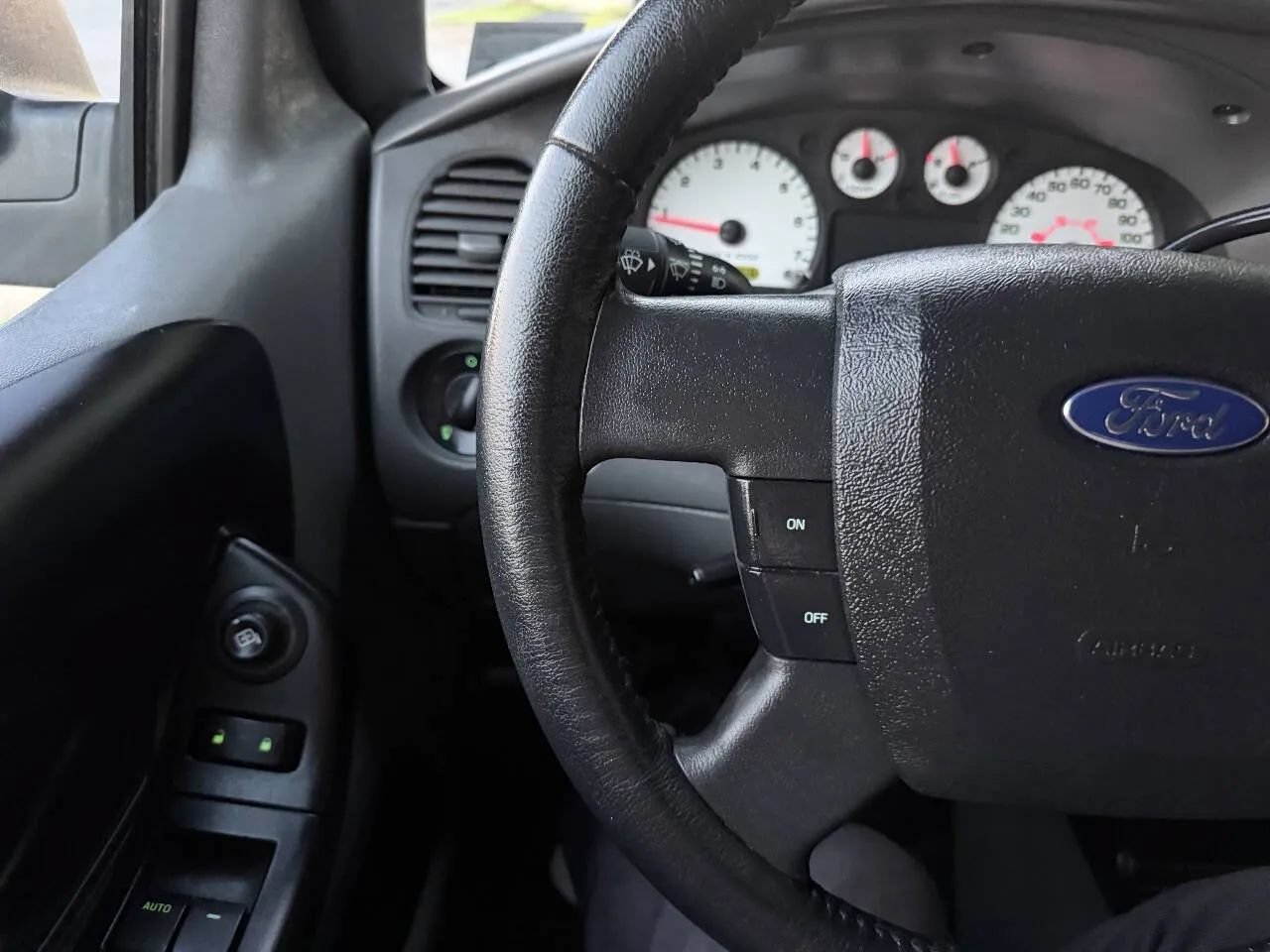 Used 2010 Ford Ranger XLT RWD image 30