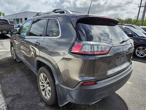 Used 2019 Jeep Cherokee Latitude Plus image 2
