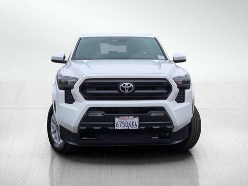 Used 2025 Toyota Tacoma SR5 AWD/4WD image 2