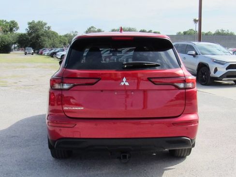 Used 2023 Mitsubishi Outlander ES FWD image 5
