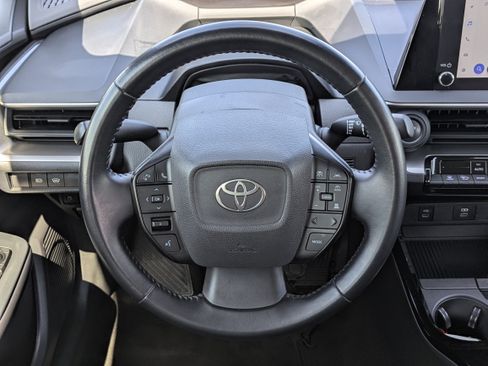 Used 2025 Toyota Prius LE FWD image 20