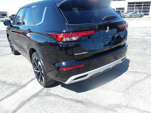 Used 2023 Mitsubishi Outlander SE AWD/4WD image 5