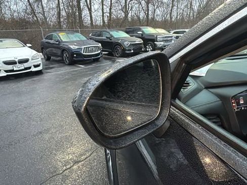 Used 2024 Nissan Rogue S image 41