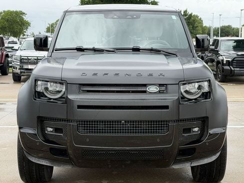 Used 2025 Land Rover Defender 110 X-Dynamic SE AWD/4WD image 7