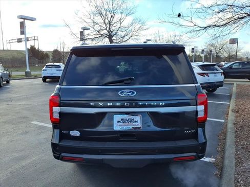 Used 2024 Ford Expedition Max XLT RWD image 3