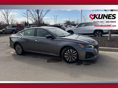 Used 2025 Nissan Altima 2.5 SV image 6