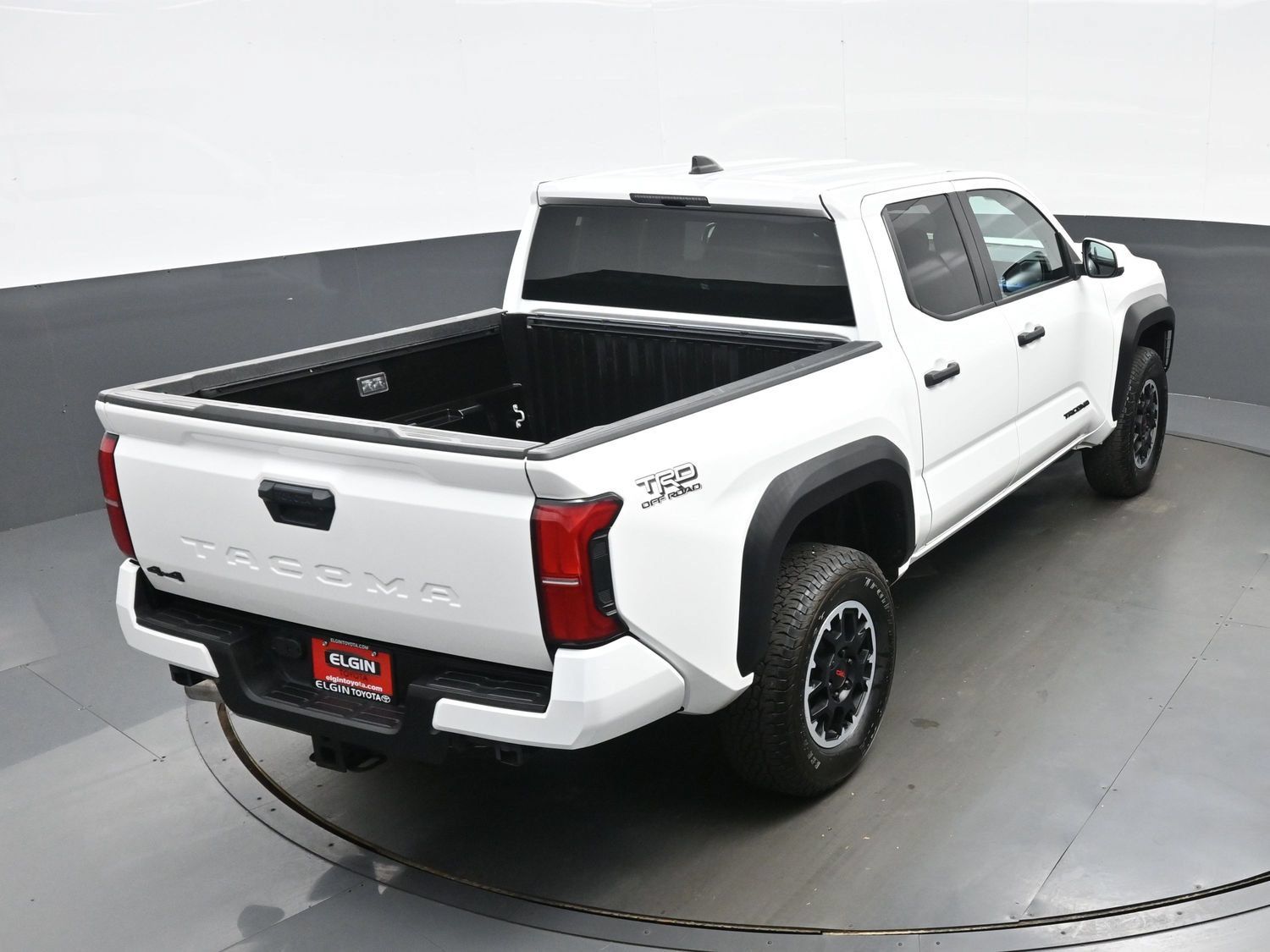Used 2024 Toyota Tacoma TRD Off-Road AWD/4WD image 40