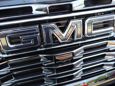 Used 2025 GMC Sierra 2500 Denali Ultimate image 52