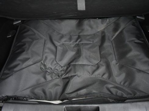 Used 2016 Jeep Renegade 75th Anniversary image 38