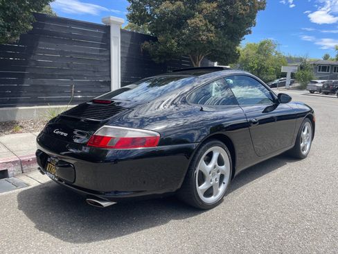 Used 2002 Porsche 911 Carrera RWD image 3