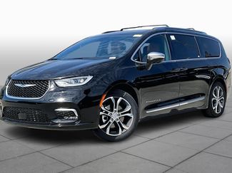 New 2026 Chrysler Pacifica Pinnacle video 2