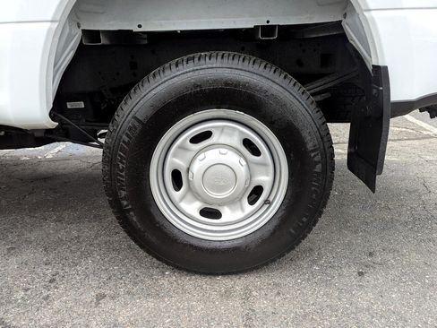 Used 2022 Ford F250 XL w/ Power Equipment Group image 39