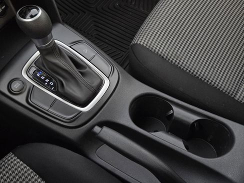 Used 2019 Hyundai Kona SE FWD image 27