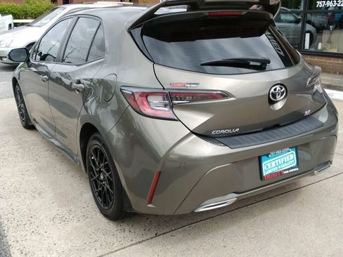 Used 2019 Toyota Corolla SE FWD image 2