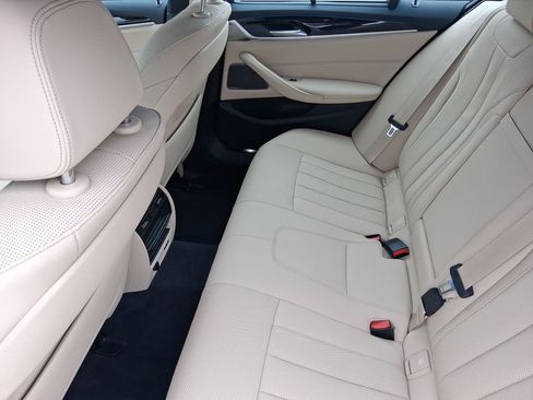 Certified 2023 BMW 530e w/ Executive Package image 28