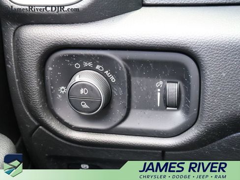 Used 2023 RAM 1500 Big Horn AWD/4WD image 30