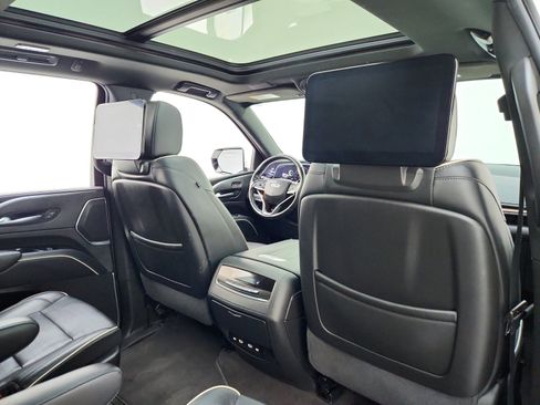 Used 2023 Cadillac Escalade Premium Luxury w/ LPO, Radiant Package image 33