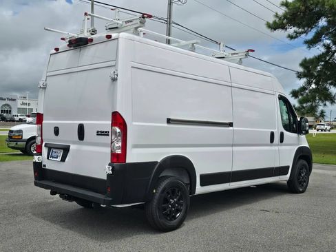 Used 2023 RAM ProMaster 2500 w/ Driver Convenience Group FWD image 5