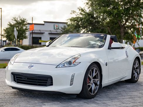 Used 2013 Nissan 370Z Touring w/ Sport Pkg image 4
