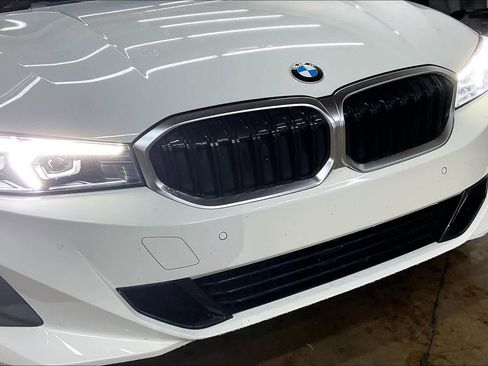 Used 2023 BMW 330i Sedan w/ Premium Package image 32