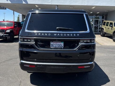 Used 2022 Jeep Grand Wagoneer Series I w/ Flexible Seating Group AWD/4WD image 4