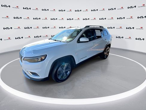 Used 2019 Jeep Cherokee Limited image 4