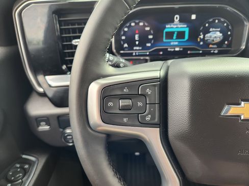 Used 2023 Chevrolet Silverado 1500 LT image 28