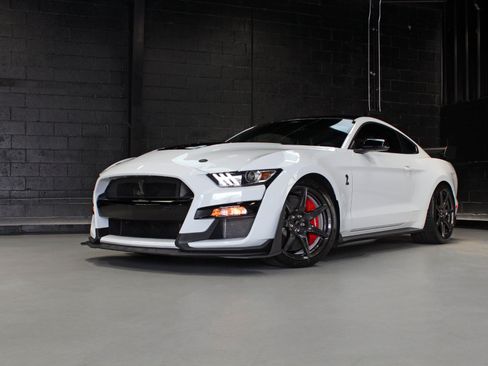 Used 2021 Ford Mustang Shelby GT500 w/ Carbon Fiber Track Pack RWD image 92
