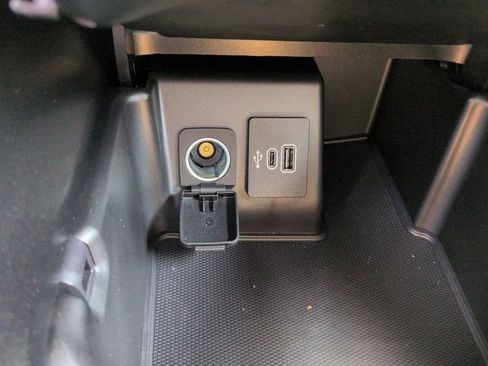 New 2025 Ford Explorer Active image 24